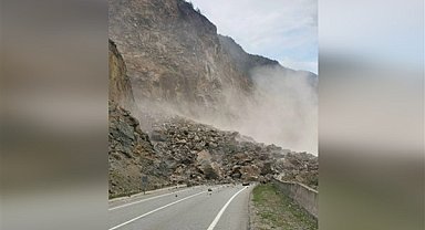 Heyelan nedeniyle Kürtün-Torul karayolu trafiğe kapandı