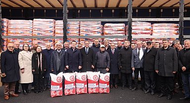 İBB, İstanbullu çiftçilere kuru fasulye ve nohut tohumu dağıtımını başlattı