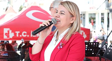 İzmit Belediye Başkanı Hürriyet, 23 Nisan etkinliklerine katıldı