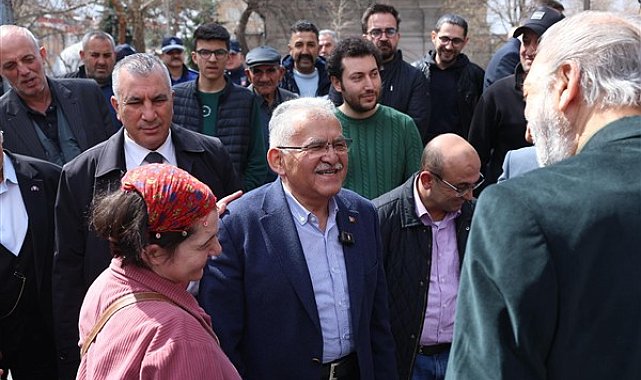 Kayseri Büyükşehir Belediye Başkanı Büyükkılıç, Ulu Camii çevresindeki esnaflarla görüştü