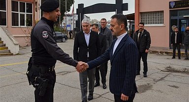 Kocaeli Valisi Aktaş, Çevik Kuvvet Şube Müdürlüğü'nü ziyaret etti