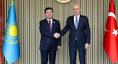 Kurtulmuş, Meclis’te Kazakistan Parlamentosu Meclis Başkanı Koşanov ile görüştü