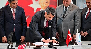 Manisa Büyükşehir Belediye Başkanı Zeyrek, banka promosyon protokolünü imzaladı