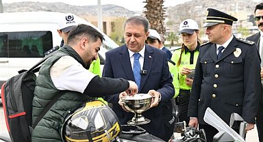 Şanlıurfa Valisi Şıldak: Dönüş yolunda trafiğe dikkat