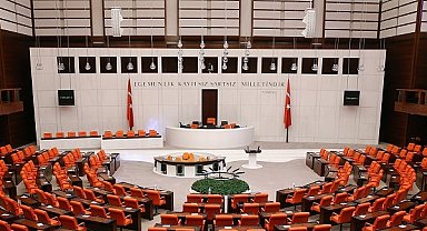 TBMM Çocuk Özel Oturumu'nu 4. sınıf öğrencisi Berra Koramaz yönetti