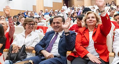 Yenişehir Belediye Başkanı Özyiğit, 23 Nisan dolayısıyla makamını devretti