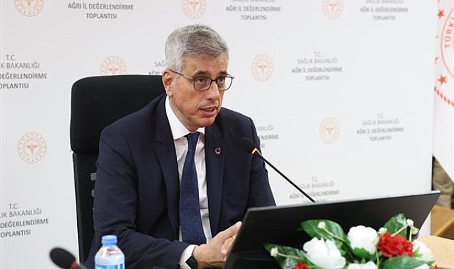 Bakan Memişoğlu, Kocaeli’nde ebe adaylarıyla buluştu