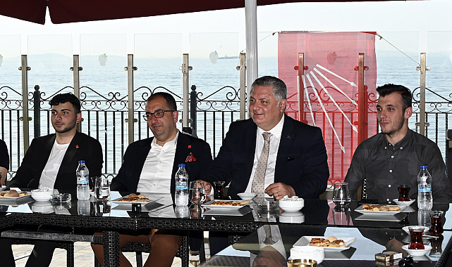 Başkan Gürel gençlerin sorularını yanıtladı