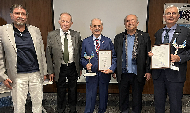 Büyükerşen’e onursal üyelik ödülü