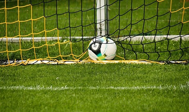 Siyasilerden Galatasaray için tebrik mesajı