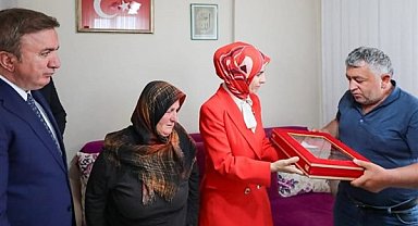 Bakan Göktaş’tan Erzincan'da şehit Ay’ın ailesine ziyaret