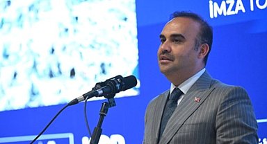 Bakan Kacır, ISEF'e katılan öğrencileri tebrik etti