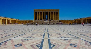 Bakan Tunç, HSK üyeleri ile birlikte Anıtkabir’i ziyaret etti