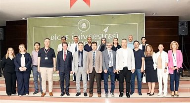 Dicle Üniversitesi ailesi bayramlaşma töreninde buluştu