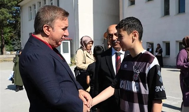 Erzincan Valisi Aydoğdu'dan LGS öğrencilerine moral ziyareti