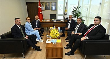 İYİ Parti heyeti, siyasi partilerle bayramlaştı