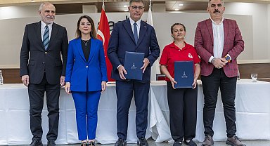 İzmir Büyükşehir Belediyesi ile İZELMAN arasında süren TİS'te imzalar atıldı