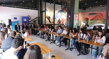 Macaristan Büyükelçisi Matis gençlerle buluştu