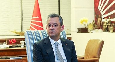 Özel, Ferdi Zeyrek'in mevlidine katıldı