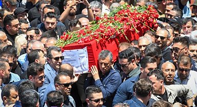 Özel: Manisa; dualarla, karanfillerle, gözyaşlarıyla uğurladı evladını