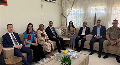 Şırnak Valisi Ekici’den şehit Güvenlik Korucusu Nas'ın ailesine ziyaret