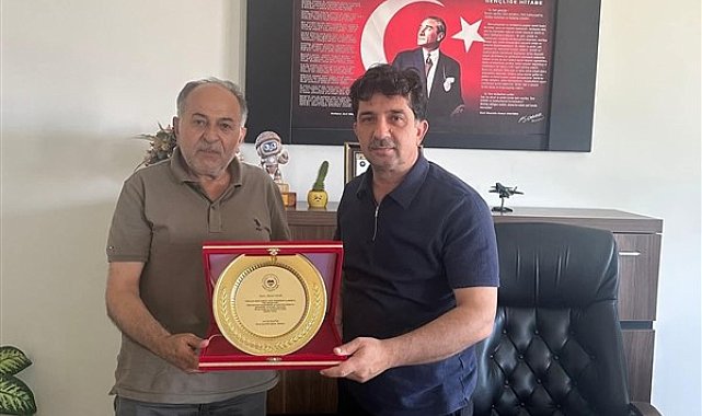 Ardıçlı Anadolu Lisesi Kütüphanesi yeni kitaplarla zenginleştirildi