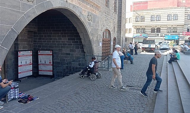 Diyarbakır'da vatandaşlar PKK’nın silah bırakma sürecini değerlendirdi