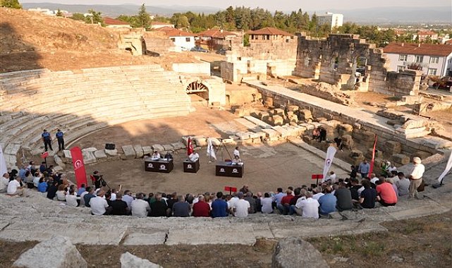2 bin 300 yıllık Amfi Belediye Meclisine ev sahipliği yaptı