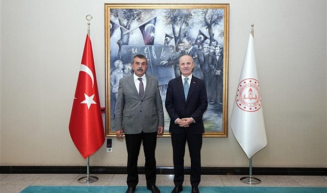 Bakan Tekin, YÖK Başkanı Özvar ile bir araya geldi