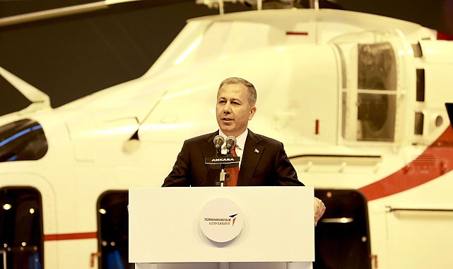 Bakan Yerlikaya, Çanakkale'deki yangından etkilenen vatandaşları ziyaret etti