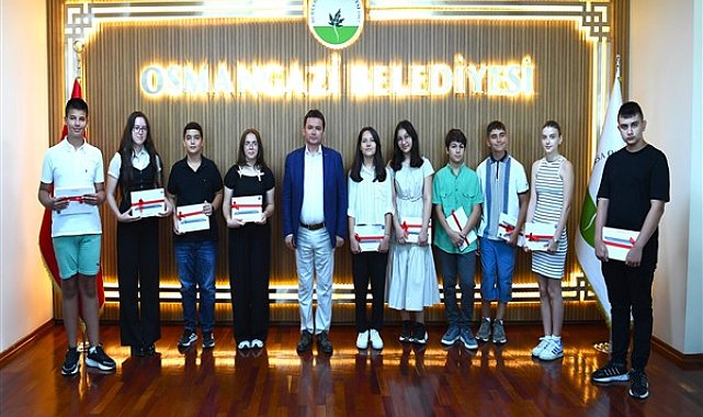 Başkan Aydın, başarılı öğrencileri ödüllendirdi