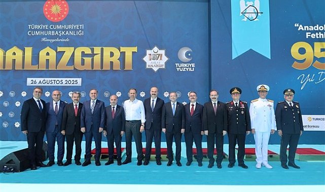 Batman Valisi Canalp, Malazgirt Zaferi'nin yıl dönümü kutlamalarına katıldı