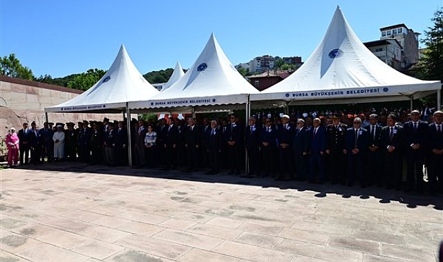 Celal Bayar kabri başında anıldı
