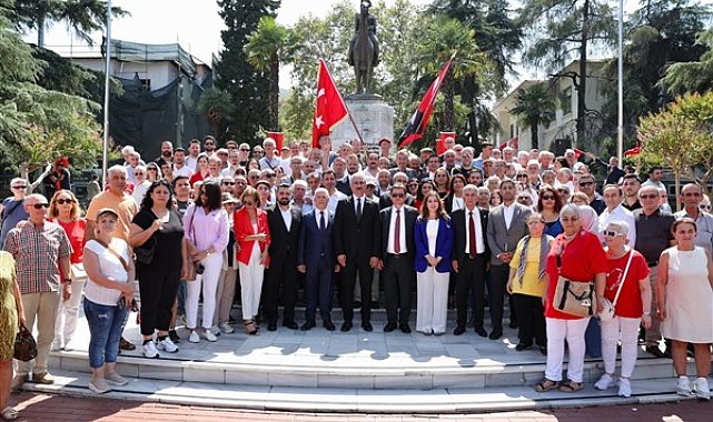 CHP Bursa İl Başkanlığı'ndan coşkulu 30 Ağustos kutlaması