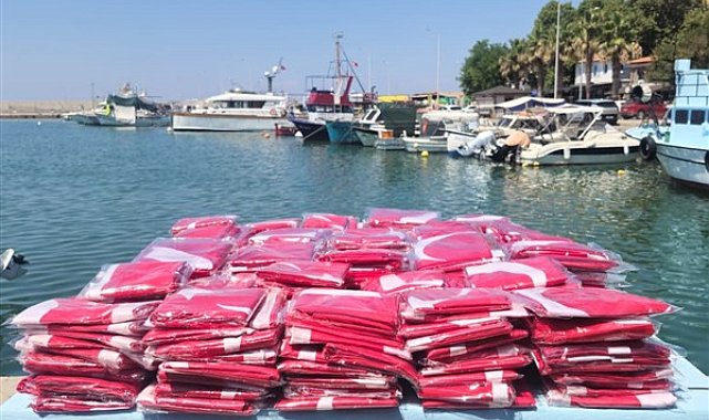 Gökçeada'da sahil güvenlik personelinden örnek davranış