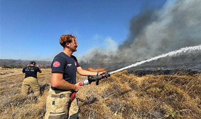 İzmir İtfaiyesi, kentsel ve kırsal yangınlarla mücadele ediyor