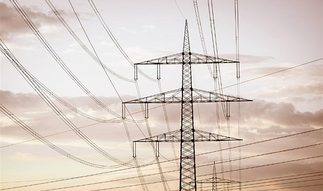 Türkiye’nin elektrik kurulu gücü 120 bin megavatı aştı