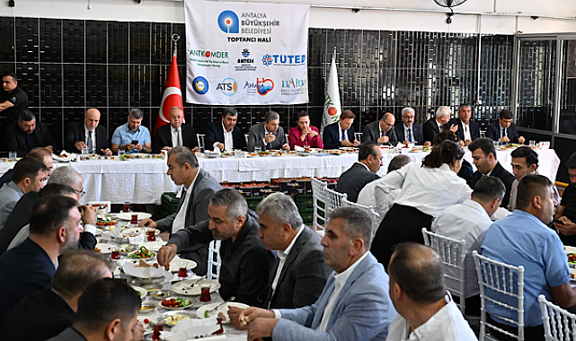 Başkan Vekili Özdemir, Antalya Toptancı Hali’nde