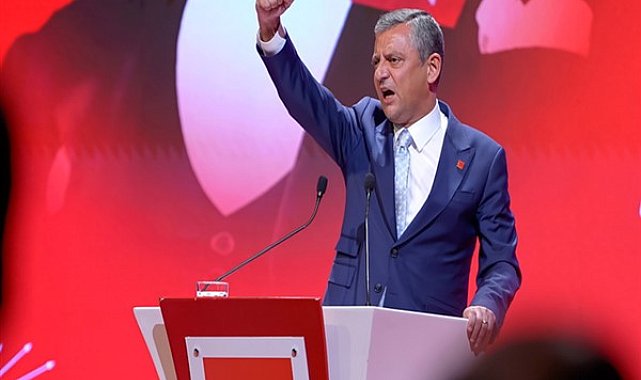CHP Genel Başkanı Özel: 102 yıllık ulu bir çınarın gölgesindeyiz