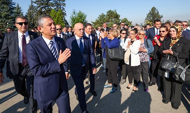 CHP Genel Başkanı Özel’den Anıtkabir ziyareti