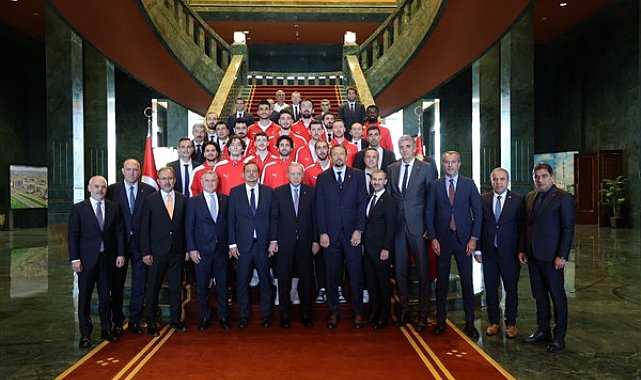 Cumhurbaşkanı Erdoğan, A Milli Erkek Basketbol heyetini kabul etti