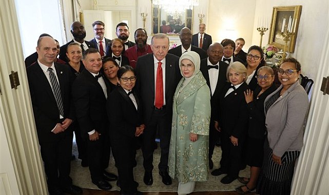 Cumhurbaşkanı Erdoğan, Blair House çalışanlarıyla hatıra fotoğrafı çektirdi