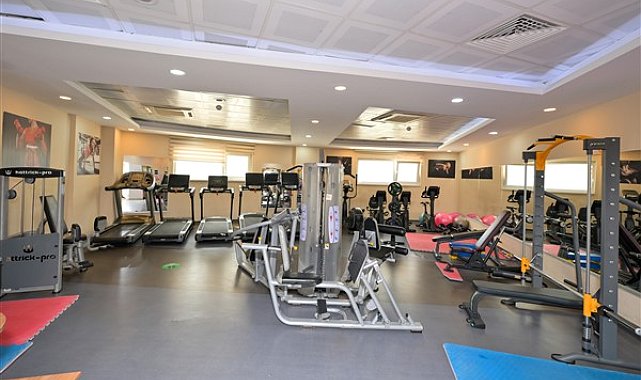 Esenyurt’ta kadınlar için spor salonu modern ekipmanlarla yenilendi