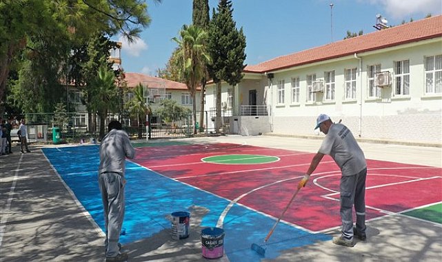 Gazipaşa’da okul bahçeleri renkleniyor