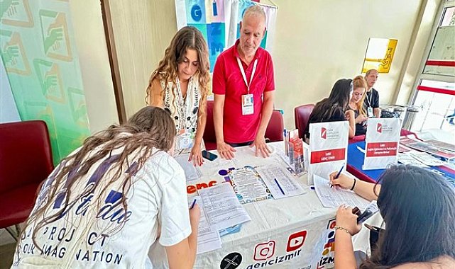 Genç İzmir üniversitelilerle bluşuyor