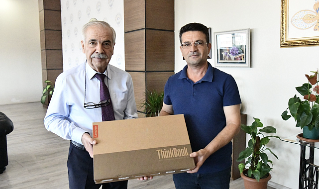 Keşan'da Tıp Fakültesi öğrencisine bilgisayar desteği sağlandı