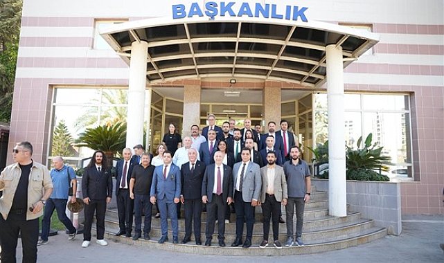 Özdağ, parti heyeti ile Seyhan Belediye Başkan Yardımcıları'nı ziyaret etti