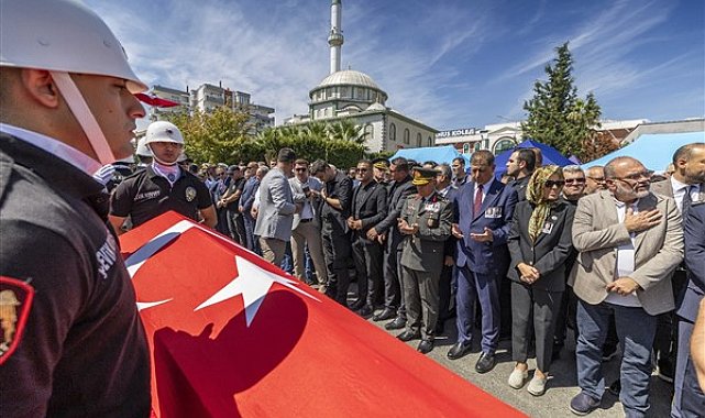 Şehit polislerin cenaze namazları İzmir'de kılındı