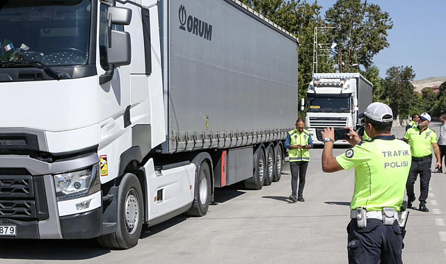 Van’da tırlara denetim