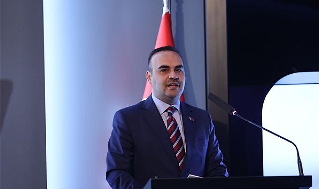 Bakan Kacır: 29 Ekim Cumhuriyet Bayramımızın gurur ve coşkusunu yaşıyoruz